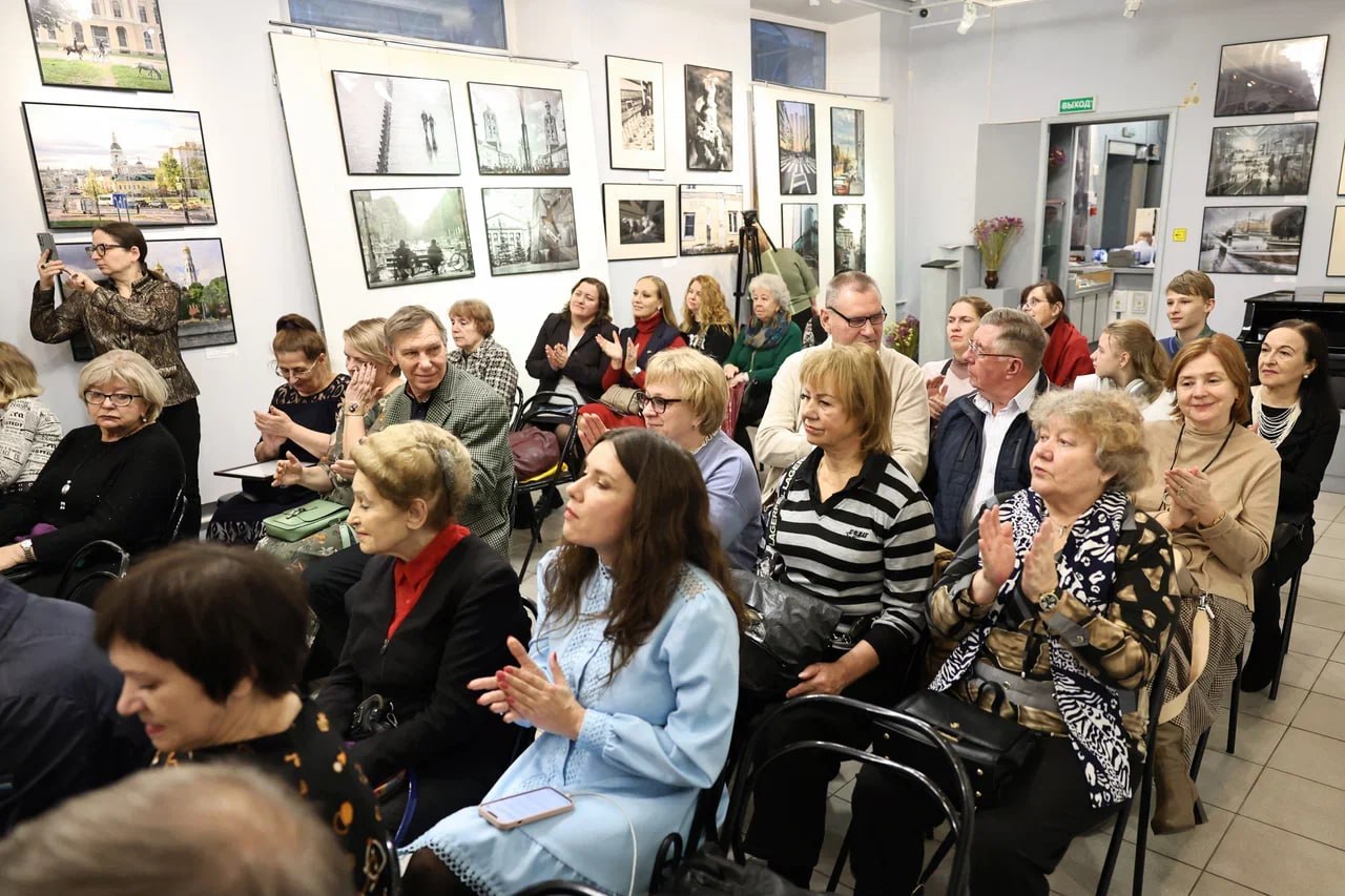 На службе слова и духовности: на встрече с писателем в Мытищинском музее презентовали новую книгу На службе слова и духовности: на встрече с писателем в Мытищинском музее презентовали новую книгу