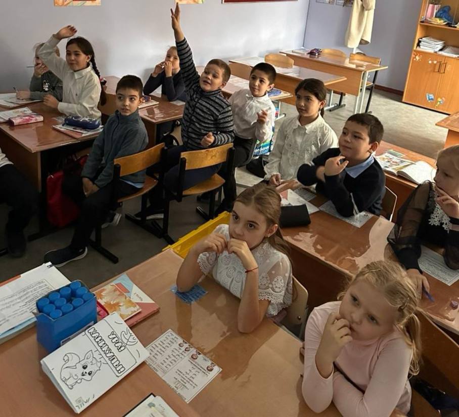 С 10 по 14 ноября в начальной школе МБОУ гимназии 2 (здание 2, п. Васькино) царила атмосфера любви к родному слову! Ребята окунулись в увлекательный мир русского языка через игры, квесты и олимпиады С 10 по 14 ноября в начальной школе МБОУ гимназии 2 (здание 2, п. Васькино) царила атмосфера любви к родному слову! Ребята окунулись в увлекательный мир русского языка через игры, квесты и олимпиады