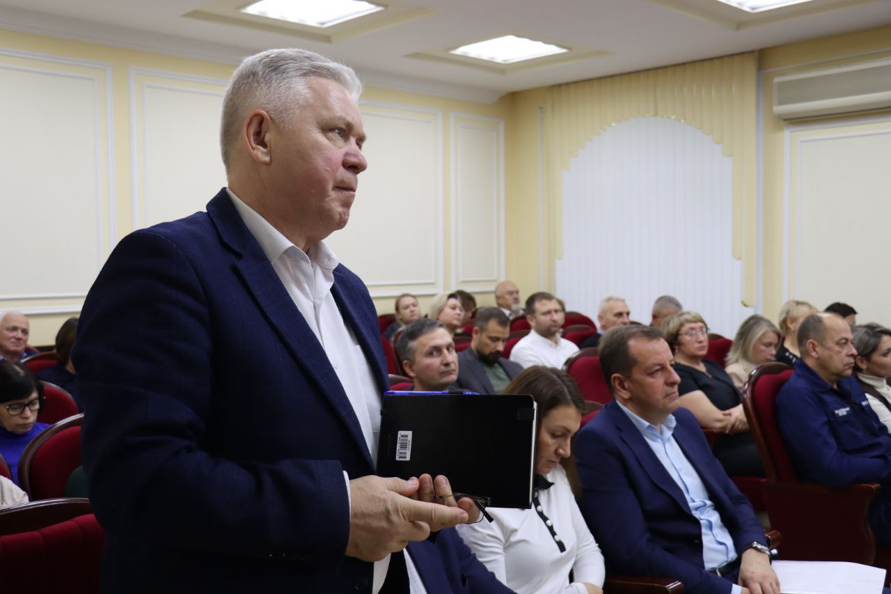 Реализацию программы "100 прудов и озер", готовность дорожных служб к зимнему периоду и завершение работ по благоустройству обсудили в Ступино Реализацию программы "100 прудов и озер", готовность дорожных служб к зимнему периоду и завершение работ по благоустройству обсудили в Ступино