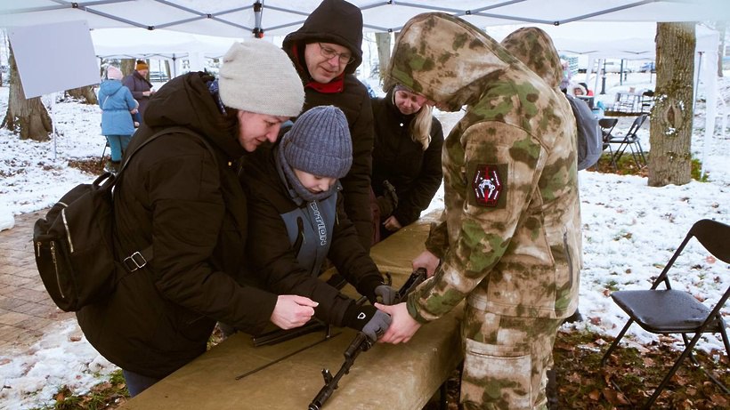 «Наследники Победы»: патриотический фестиваль собрал более 100 участников в Солнечногорске «Наследники Победы»: патриотический фестиваль собрал более 100 участников в Солнечногорске