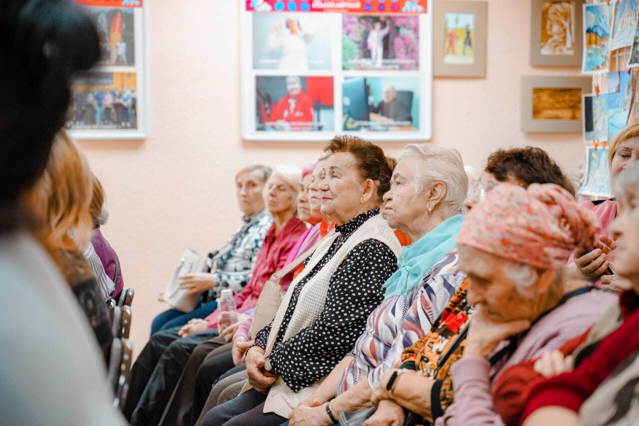 Одиночество – одна из самых острых проблем зрелого возраста Одиночество – одна из самых острых проблем зрелого возраста