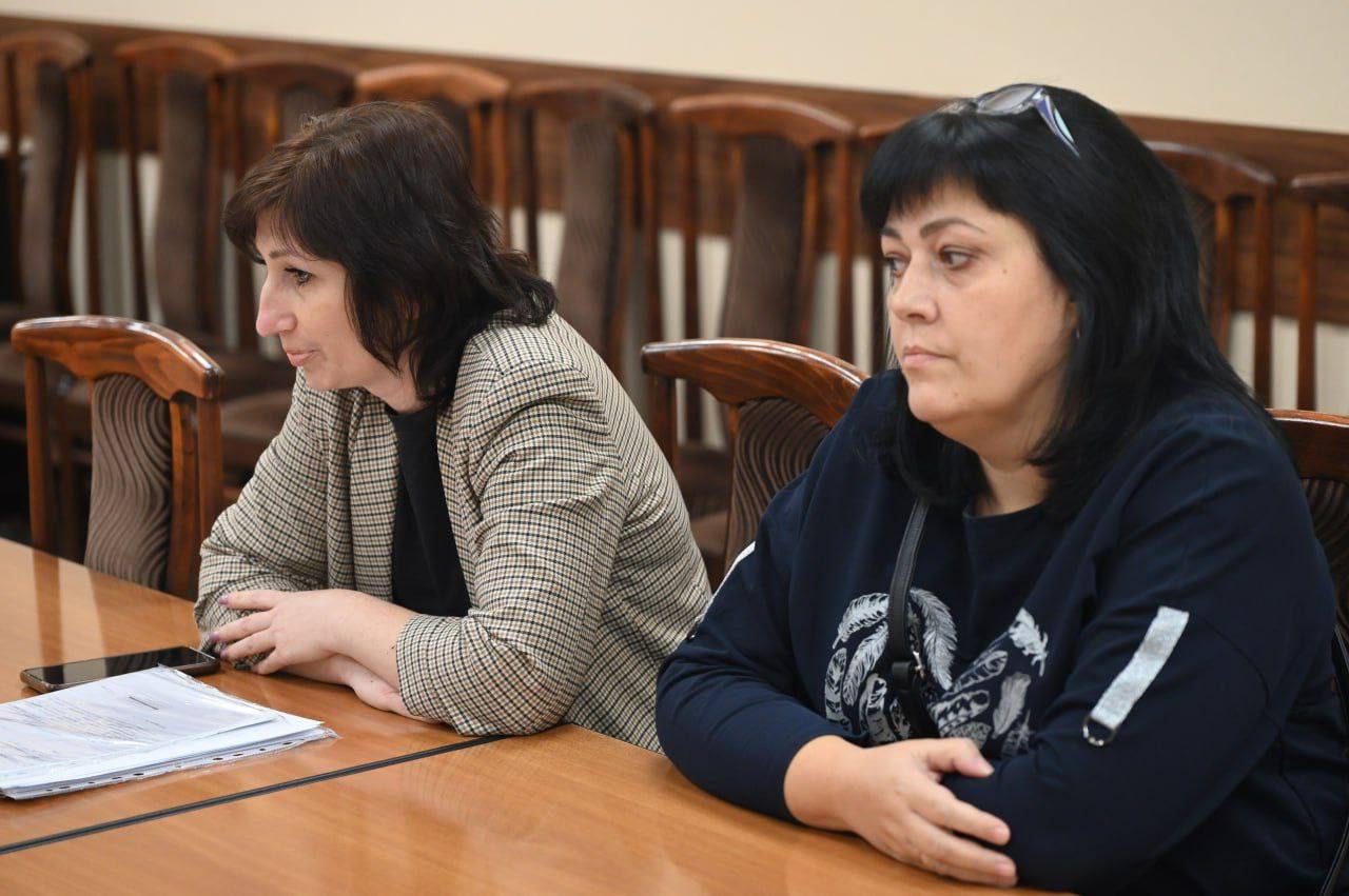 Глава городского округа Серпухов Алексей Шимко провел личный прием граждан, как секретарь местного отделения партии «Единая Россия» Глава городского округа Серпухов Алексей Шимко провел личный прием граждан, как секретарь местного отделения партии «Единая Россия»