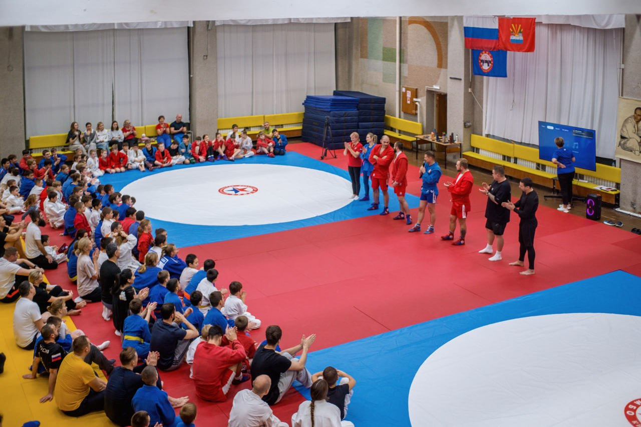 Более100 человек поучаствовали в открытой тренировке по самбо в спортшколе Дзержинского Более100 человек поучаствовали в открытой тренировке по самбо в спортшколе Дзержинского