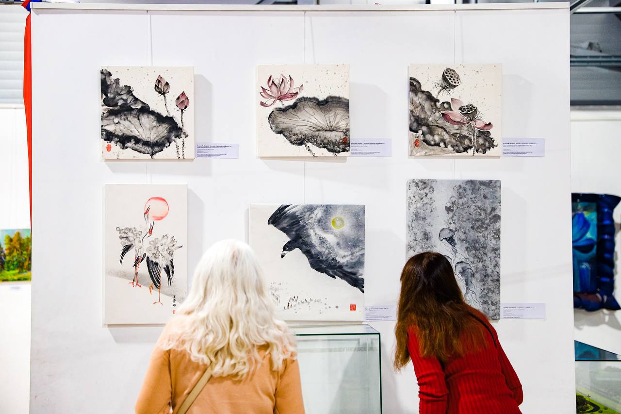 В Химках открыли выставку японской живописи В Химках открыли выставку японской живописи