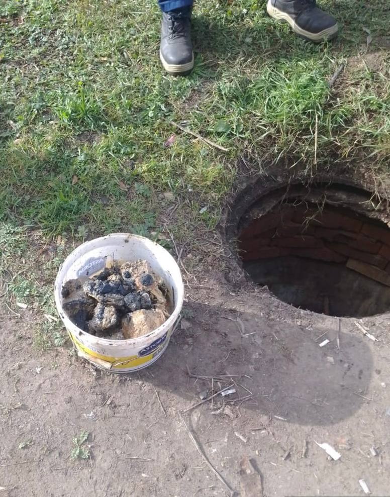 Специалисты коммунальных служб продолжают ежедневно бороться с засорами в канализационных сетях Специалисты коммунальных служб продолжают ежедневно бороться с засорами в канализационных сетях