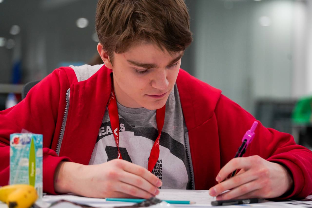 10-классники из Долгопрудного блеснули знаниями на международной астрономической олимпиаде 10-классники из Долгопрудного блеснули знаниями на международной астрономической олимпиаде