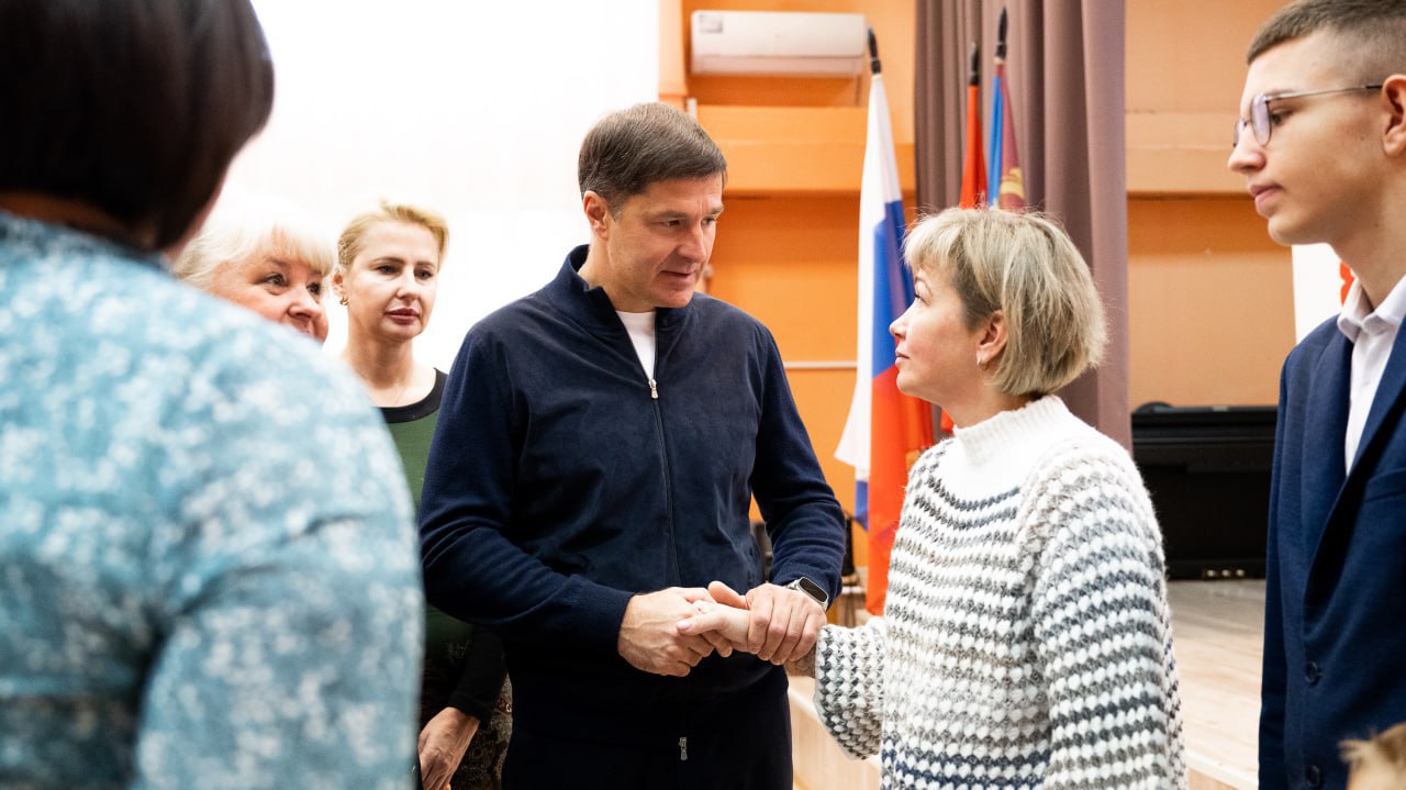 Семье погибшего на СВО героя из Люберец вручили орден Мужества Семье погибшего на СВО героя из Люберец вручили орден Мужества