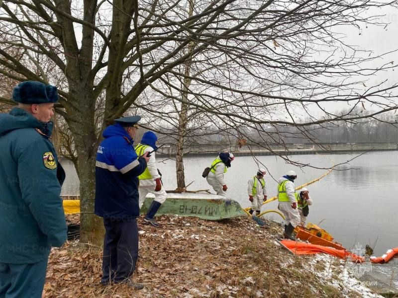 В Подмосковье прошли учения по ликвидации разлива нефтепродуктов