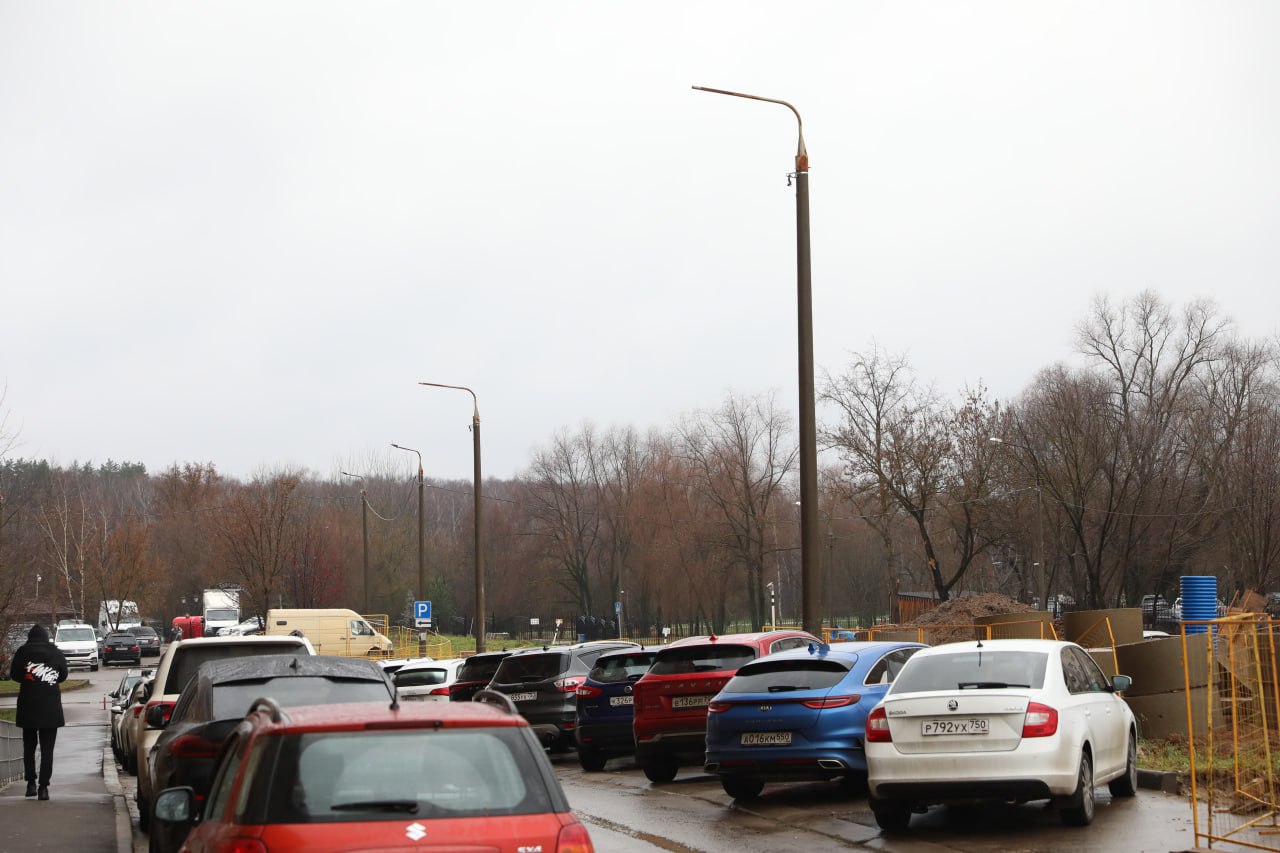 На ул. Молодёжная в Долгопрудном заменят опоры уличного освещения На ул. Молодёжная в Долгопрудном заменят опоры уличного освещения