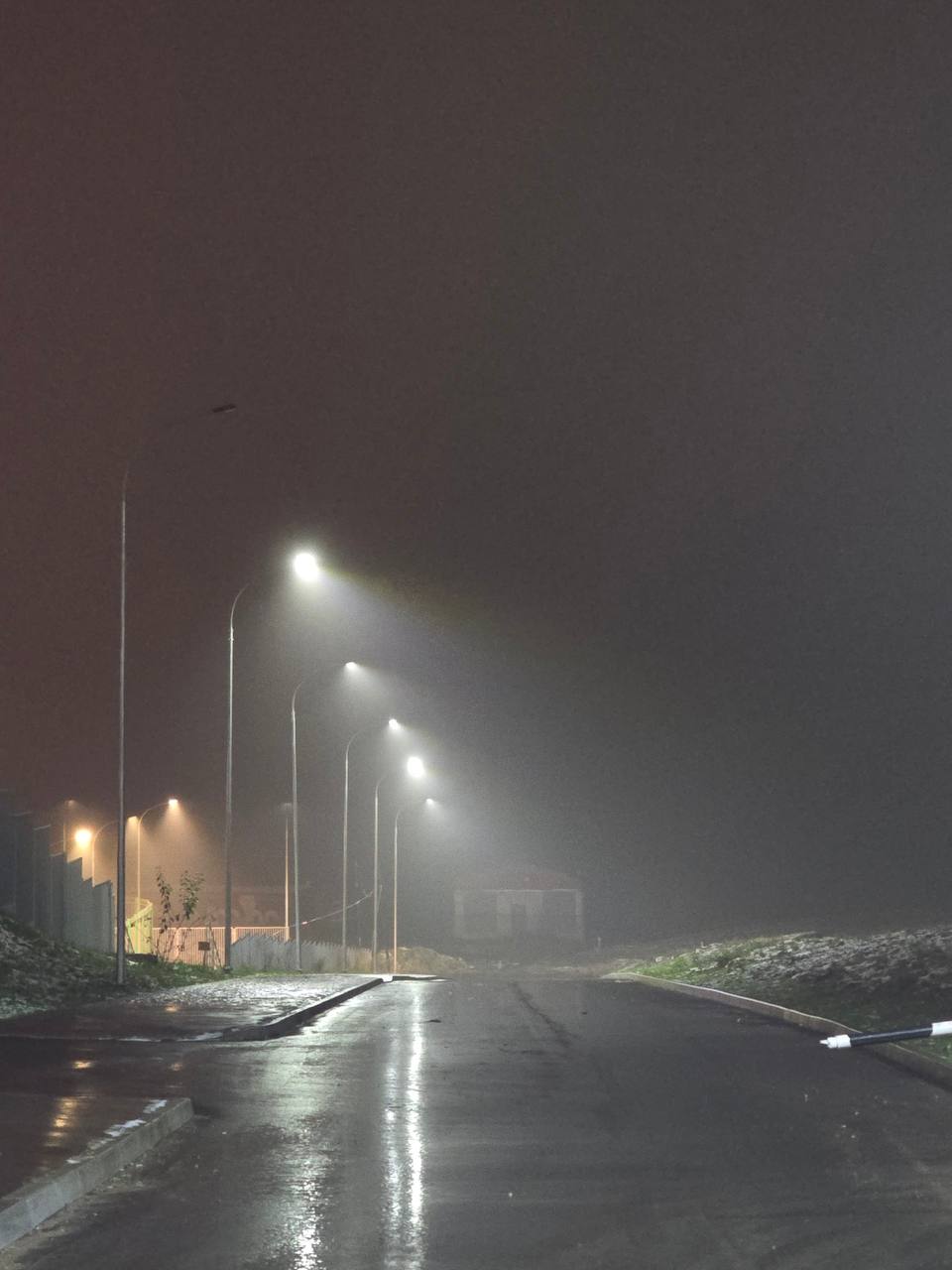 АТМОСФЕРА: Подмосковье накрыл плотный туман — видимость составляет 200–700метров АТМОСФЕРА: Подмосковье накрыл плотный туман — видимость составляет 200–700метров