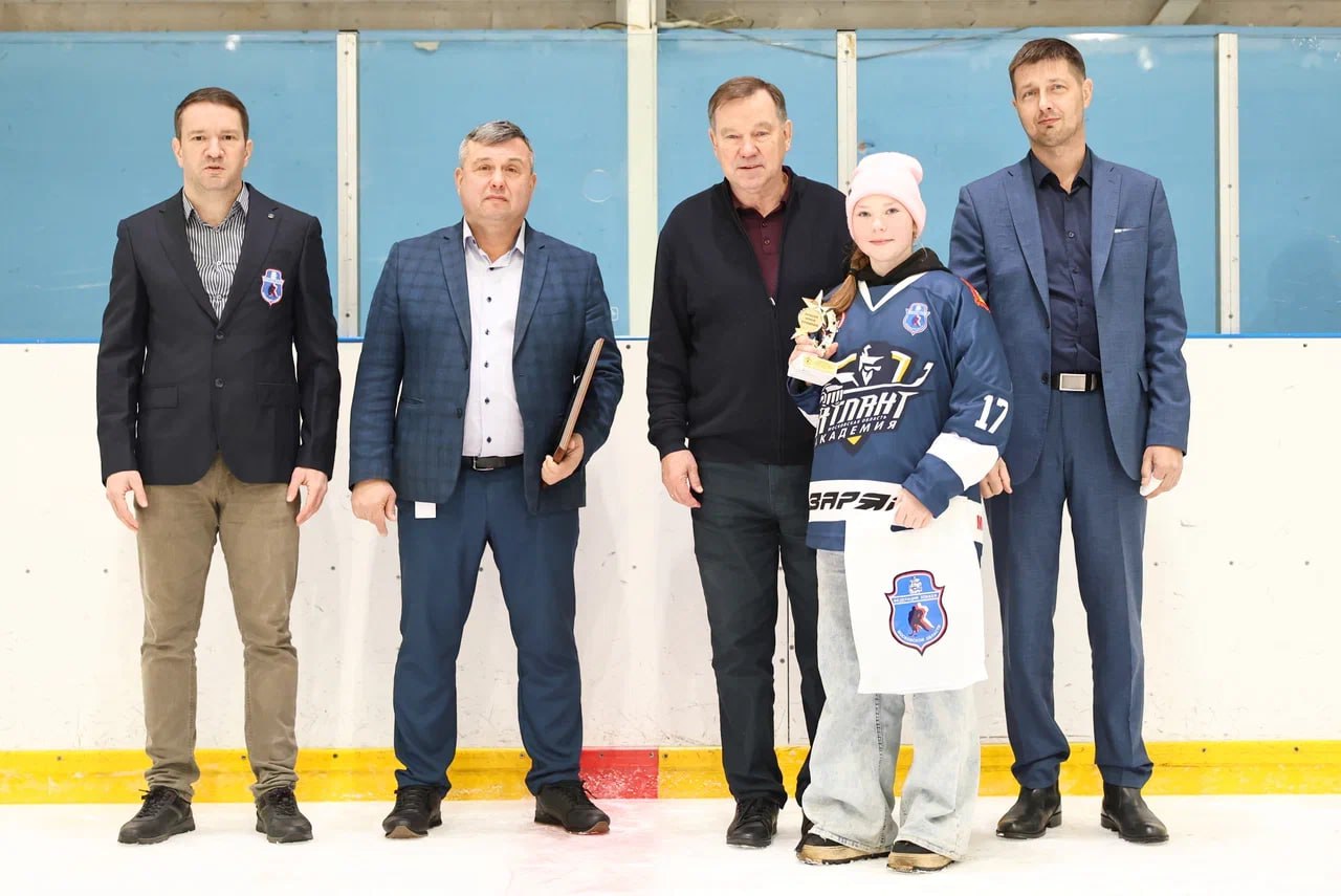 В Мытищах состоялся турнир по хоккею среди девичьих команд В Мытищах состоялся турнир по хоккею среди девичьих команд