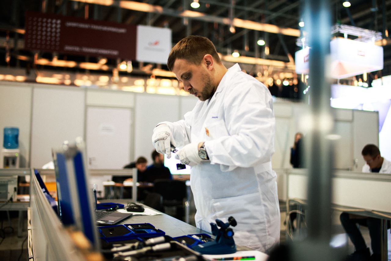 Игорь Трифонов: Достойный результат королёвских специалистов РКК «Энергия» на чемпионате «Хайтек 2025» - семь медалей для сборной Роскосмоса Игорь Трифонов: Достойный результат королёвских специалистов РКК «Энергия» на чемпионате «Хайтек 2025» - семь медалей для сборной Роскосмоса