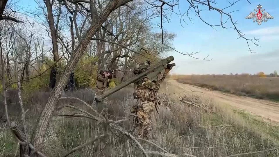 Бойцы Ивановского гвардейского соединения ВДВ надёжно защищают небо над своими подразделениями от беспилотников ВСУ на Каховском направлении в Херсонской области