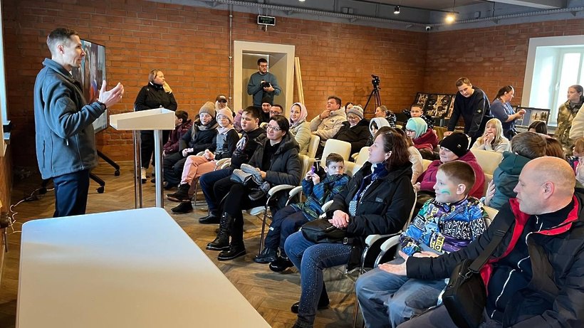 «Наследники Победы»: патриотический фестиваль собрал более 100 участников в Солнечногорске «Наследники Победы»: патриотический фестиваль собрал более 100 участников в Солнечногорске