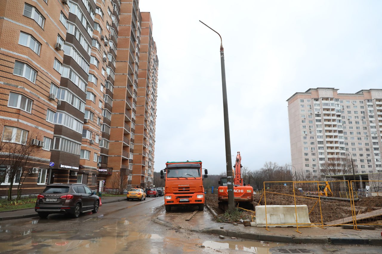 На ул. Молодёжная в Долгопрудном заменят опоры уличного освещения