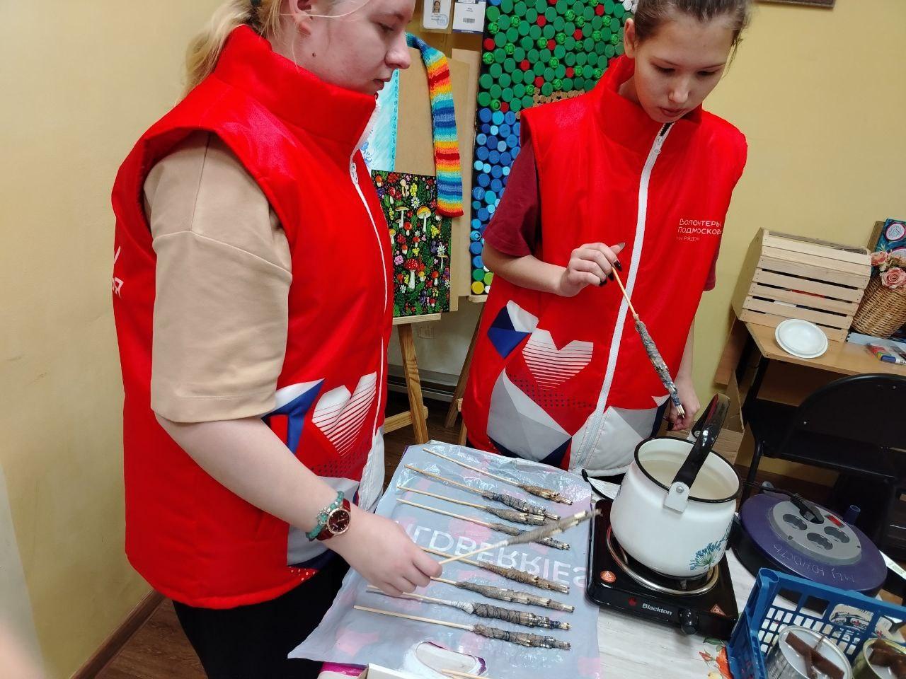 В Раменском делают тактические браслеты для участников СВО В Раменском делают тактические браслеты для участников СВО