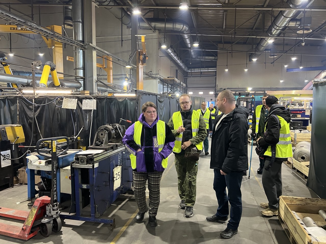 Коломенских ветеранов специальной военной операции продолжают знакомить с востребованными промышленными специальностями Коломенских ветеранов специальной военной операции продолжают знакомить с востребованными промышленными специальностями