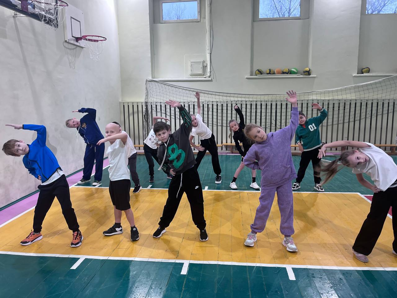 Сегодня, 18 ноября, в МБОУ лицее №4 прошли весёлые старты Сегодня, 18 ноября, в МБОУ лицее №4 прошли весёлые старты