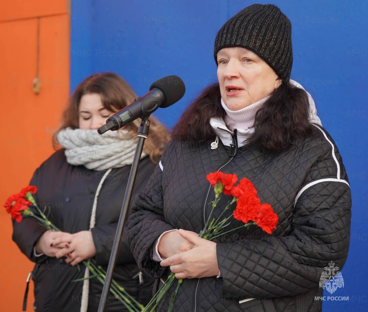 В Клину увековечили память пожарного Романа Чиклеева В Клину увековечили память пожарного Романа Чиклеева