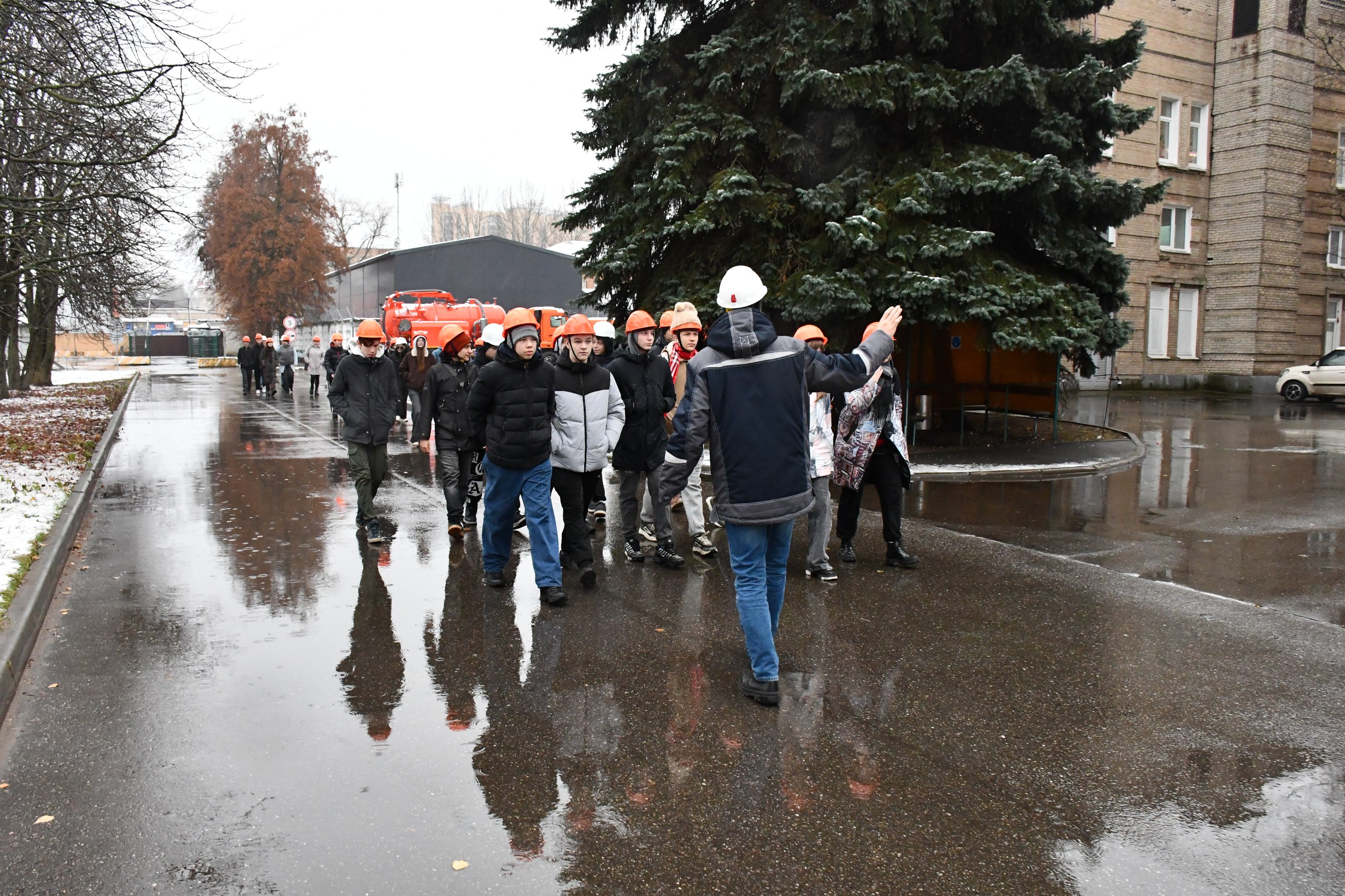 Для учащихся школы №8 провели экскурсию по «Теплоцентрали» Для учащихся школы №8 провели экскурсию по «Теплоцентрали»