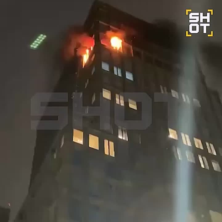 Сильный пожар в элитном ЖК «Lucky» в центре Москвы — SHOT