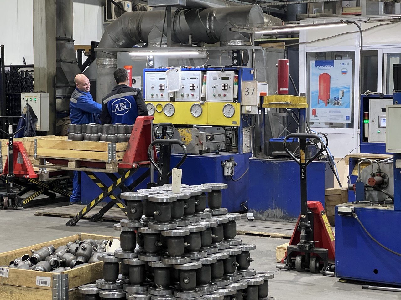 Коломенских ветеранов специальной военной операции продолжают знакомить с востребованными промышленными специальностями Коломенских ветеранов специальной военной операции продолжают знакомить с востребованными промышленными специальностями