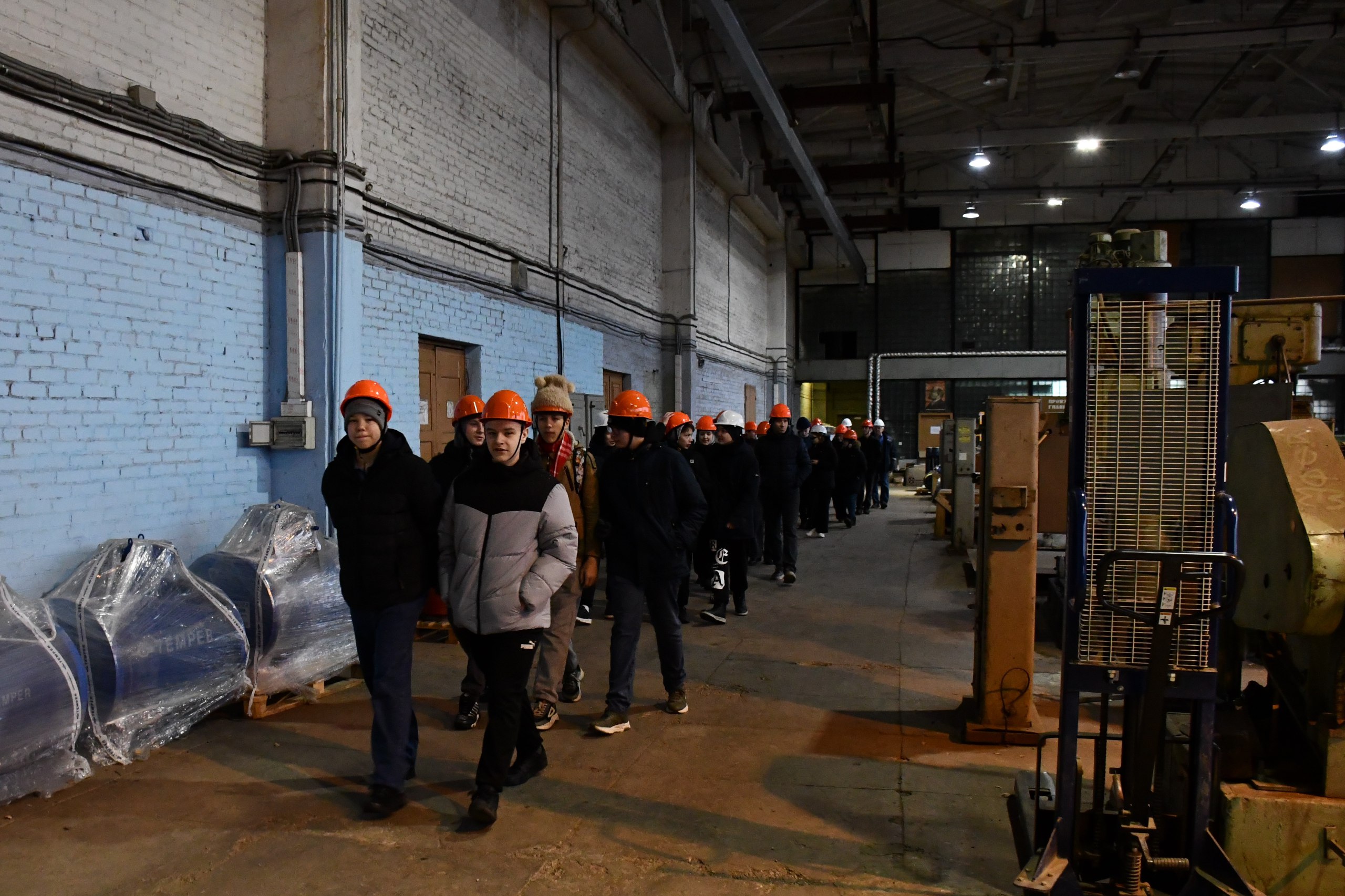 Для учащихся школы №8 провели экскурсию по «Теплоцентрали» Для учащихся школы №8 провели экскурсию по «Теплоцентрали»