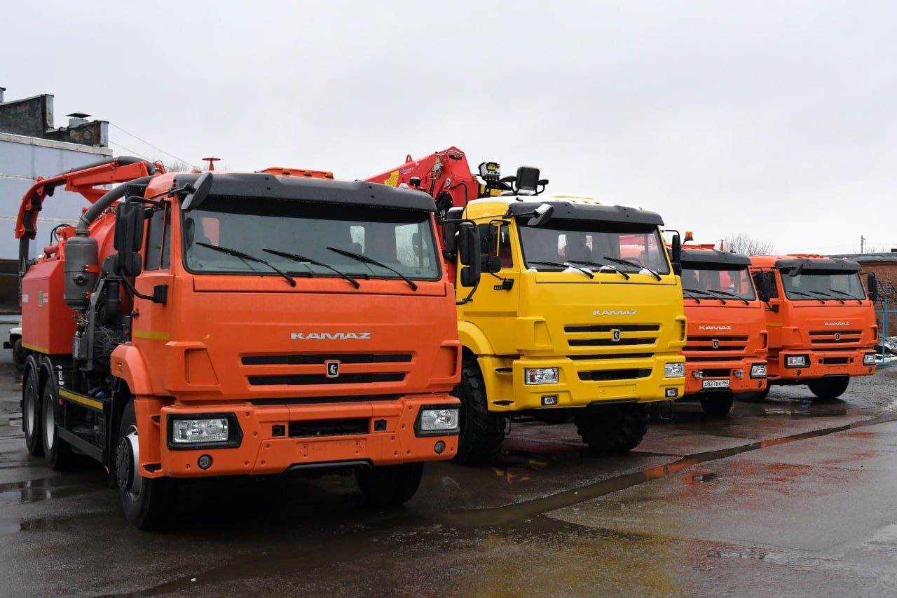 Дмитровский водоканал получил новую спецтехнику Дмитровский водоканал получил новую спецтехнику