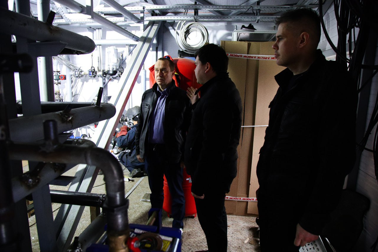 Алексей Малкин: Проинспектировал ход работ по строительству блочно-модульных котельных и модернизации сетей отопления в деревнях Губино, Леоново, Щербово и в микрорайоне Лопатинский Алексей Малкин: Проинспектировал ход работ по строительству блочно-модульных котельных и модернизации сетей отопления в деревнях Губино, Леоново, Щербово и в микрорайоне Лопатинский