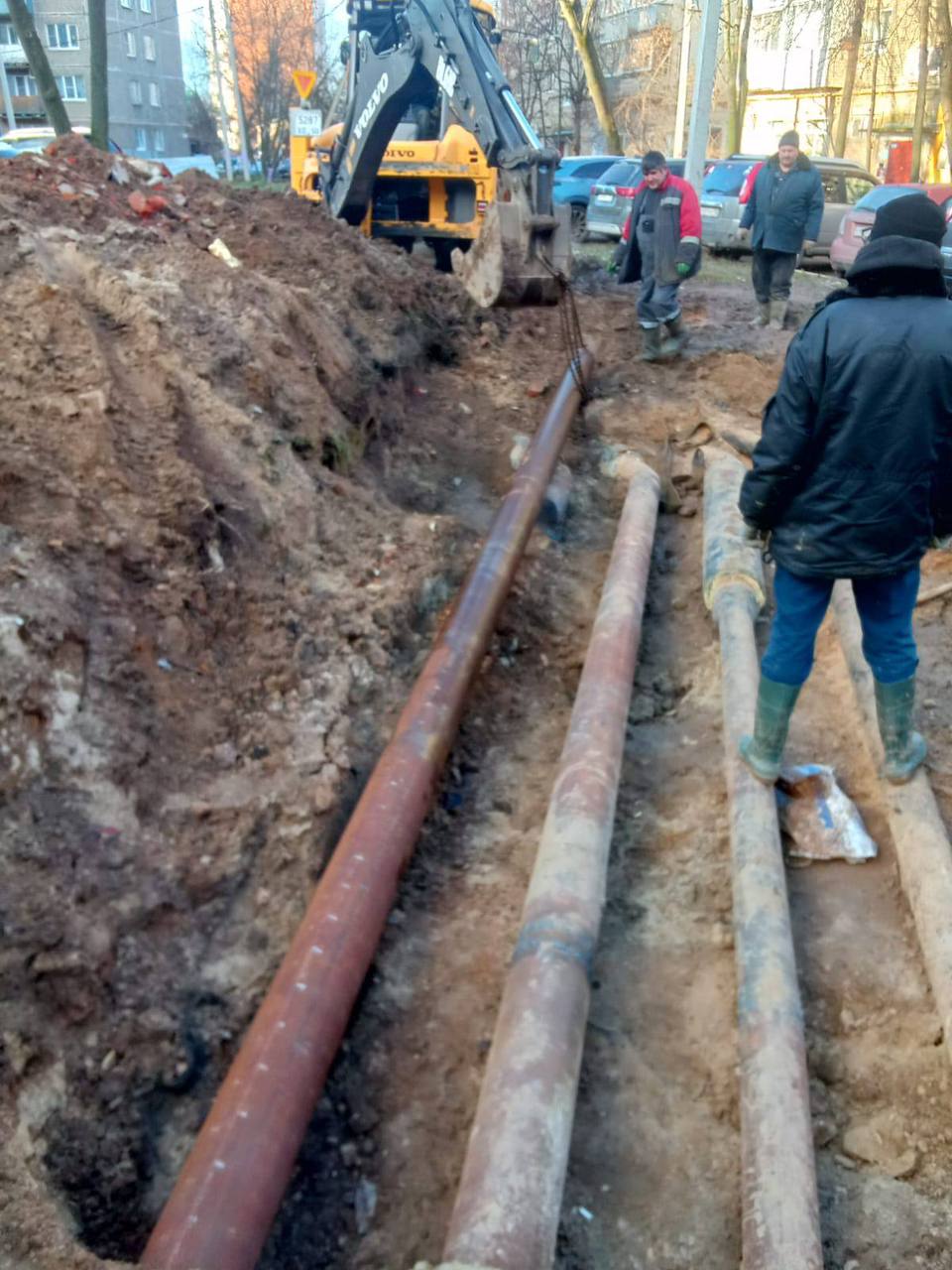 На улице Речная МУП «Теплосеть» ведёт ремонт трубопровода