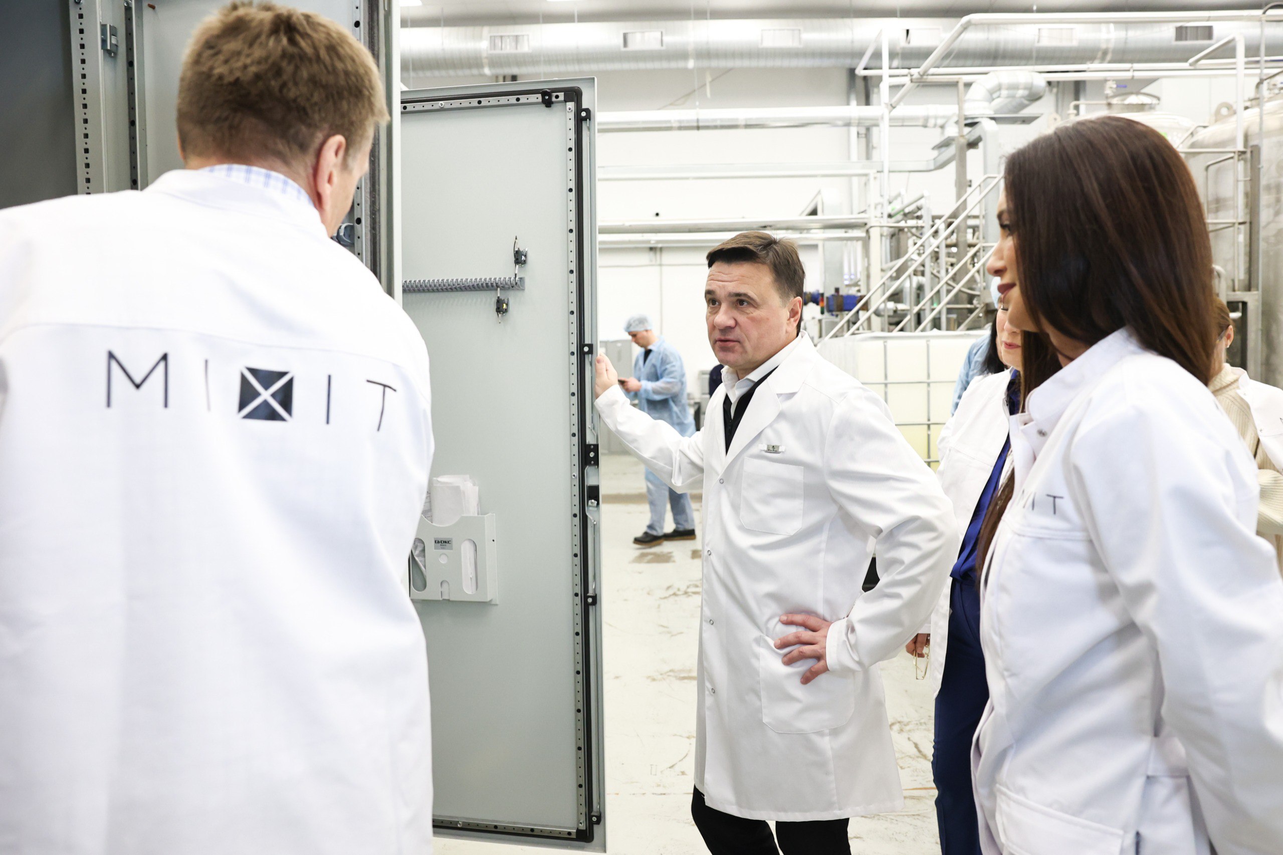 В Солнечногорске открылся роботизированный завод косметики В Солнечногорске открылся роботизированный завод косметики