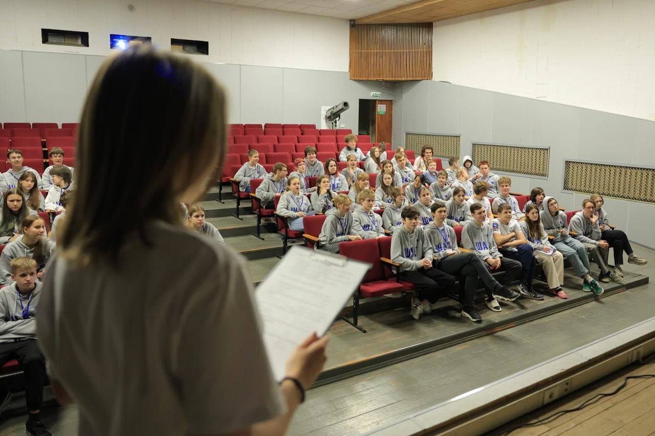 Королёвские волонтеры провели интеллектуальный квиз для участников образовательного проекта «ШАГ» Королёвские волонтеры провели интеллектуальный квиз для участников образовательного проекта «ШАГ»