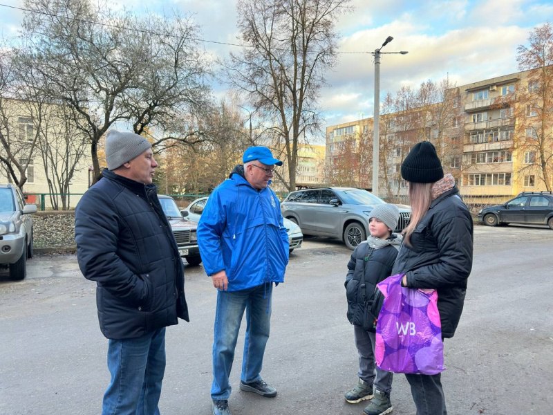 Ремонт крыши дома №22 по улице Центральной в микрорайоне Лопатинский прошел по наказам избирателей и в рамках народной программы партии «Единая Россия»