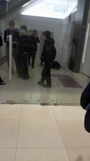 Подросток сорвался с лестницы в школе