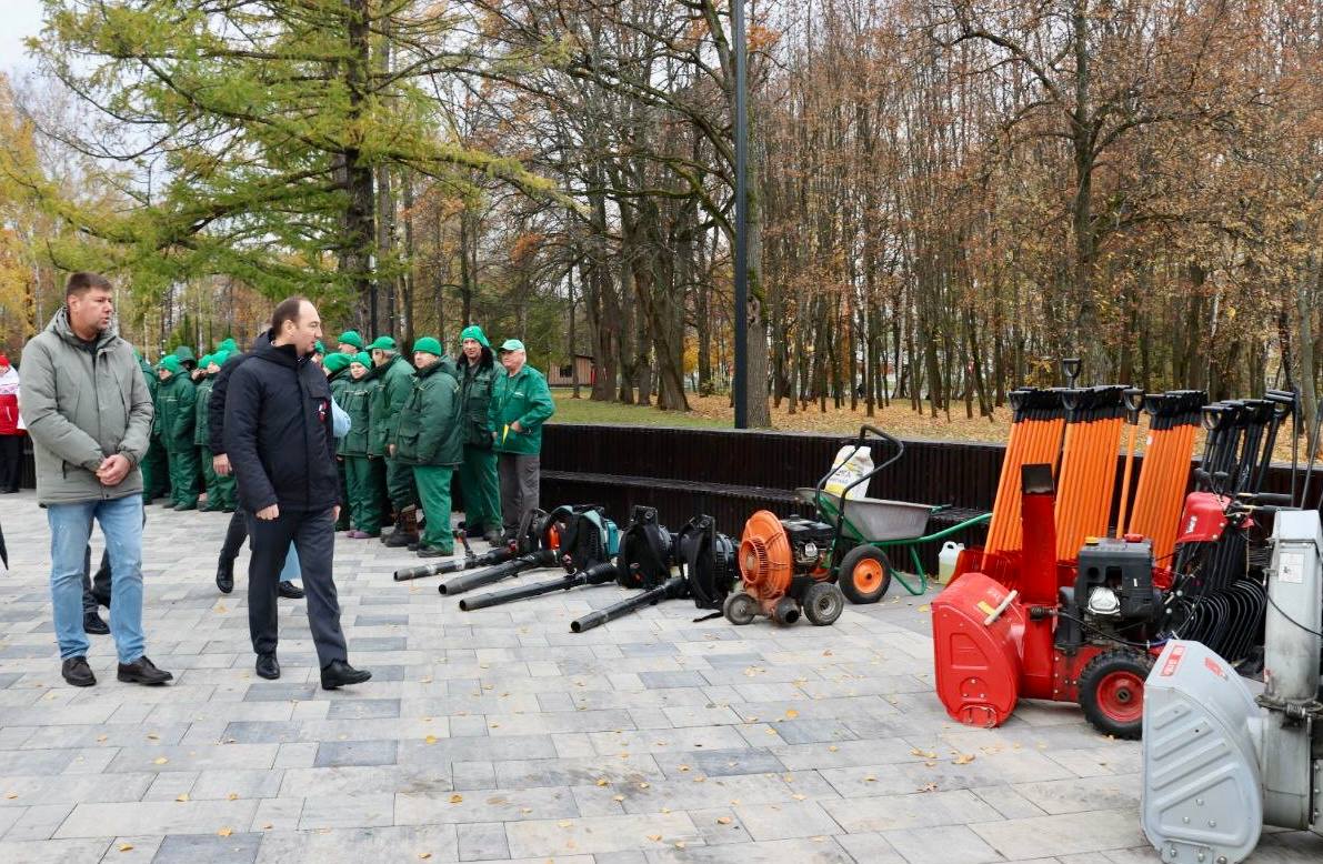 Сергей Мужальских: Каток, лыжня, резиденция и почта Деда Мороза откроются 1 декабря в парках городского округа Ступино Сергей Мужальских: Каток, лыжня, резиденция и почта Деда Мороза откроются 1 декабря в парках городского округа Ступино