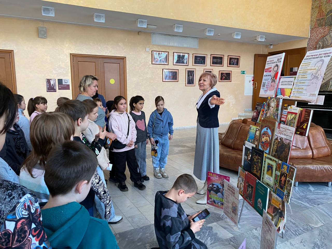 «Русская сказка» согрела души гостей чеховского дворца культуры «Русская сказка» согрела души гостей чеховского дворца культуры