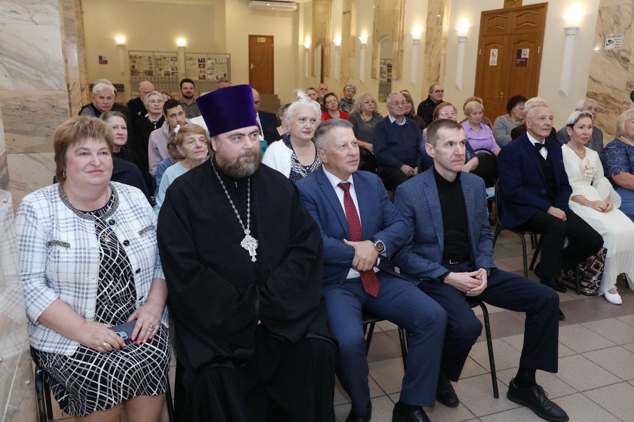 «Пример молодым» – в Долгопрудном поздравили юбиляров семейной жизни «Пример молодым» – в Долгопрудном поздравили юбиляров семейной жизни