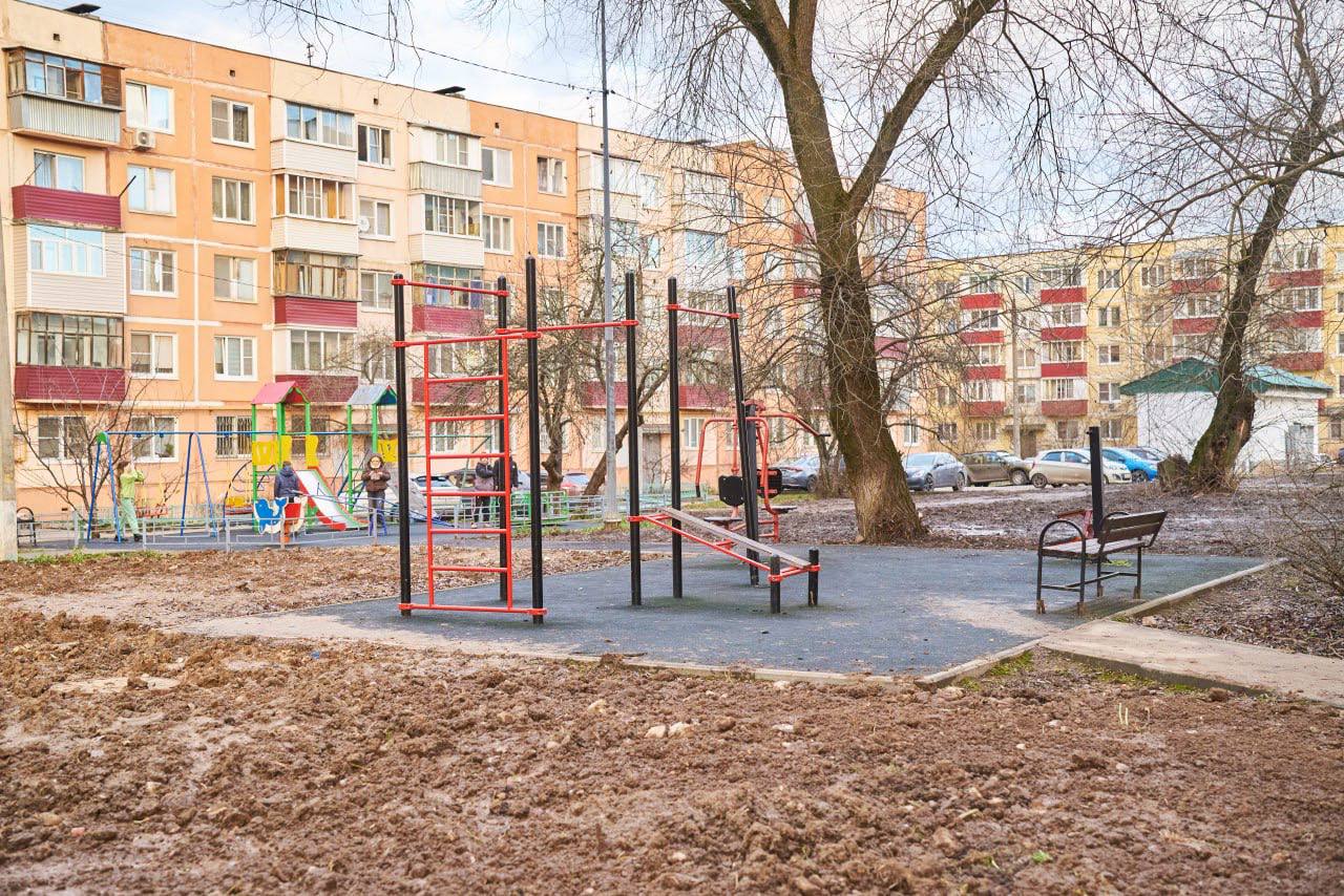 Михаил Собакин: Проконтролировал содержание внутридворовых территорий и общественных пространств по улице Вишневый бульвар и Чехова Михаил Собакин: Проконтролировал содержание внутридворовых территорий и общественных пространств по улице Вишневый бульвар и Чехова