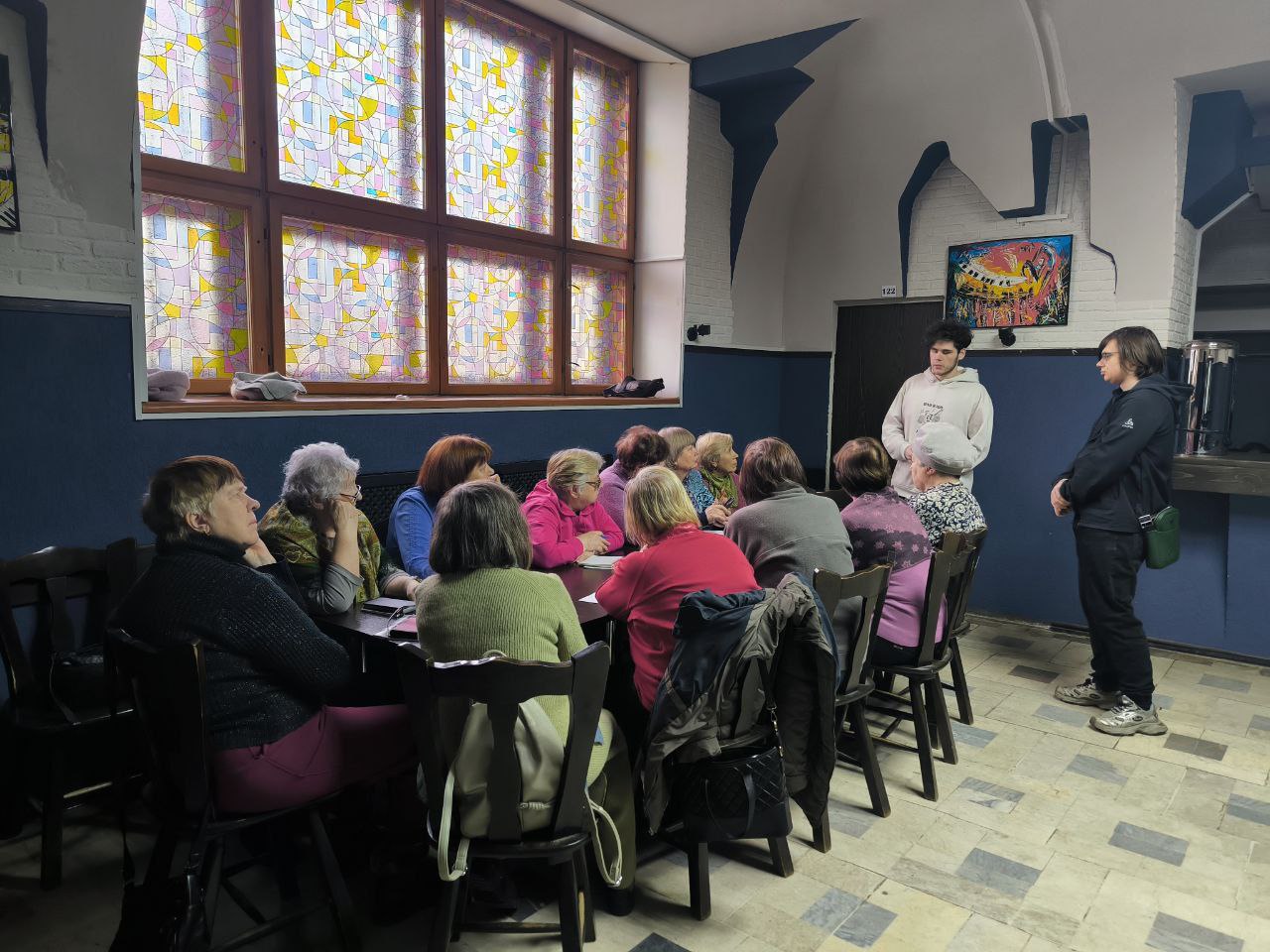 Подольских долголетов научили использовать возможности смартфона