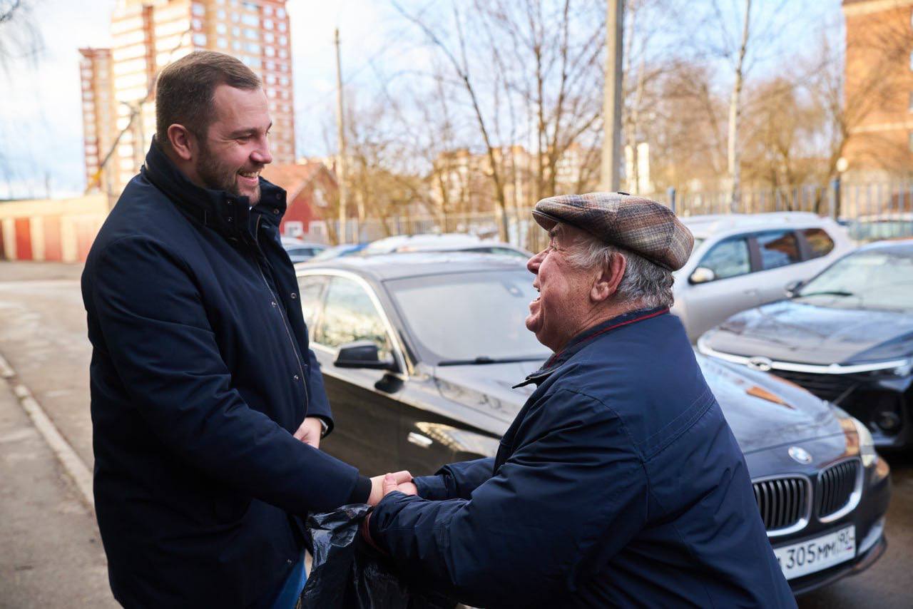 Михаил Собакин: Проконтролировал содержание внутридворовых территорий и общественных пространств по улице Вишневый бульвар и Чехова Михаил Собакин: Проконтролировал содержание внутридворовых территорий и общественных пространств по улице Вишневый бульвар и Чехова