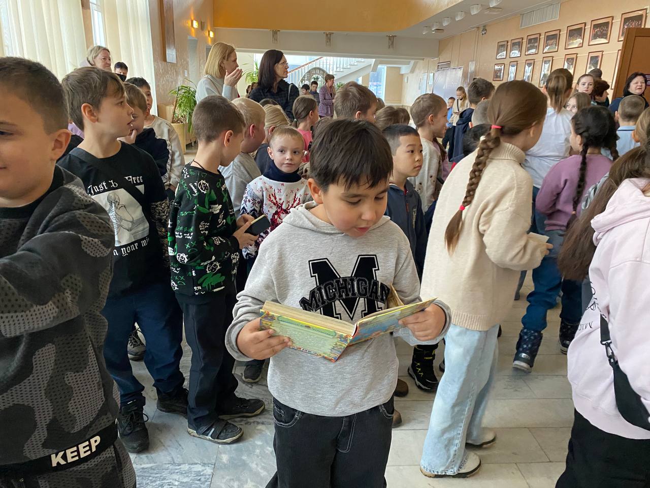 «Русская сказка» согрела души гостей чеховского дворца культуры «Русская сказка» согрела души гостей чеховского дворца культуры