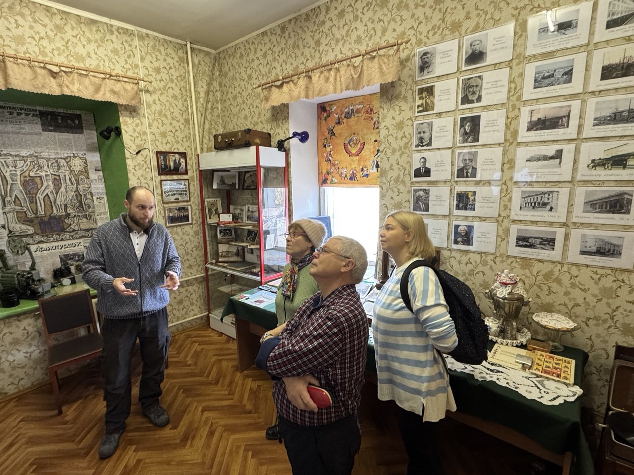 В обязательную программу туриста, отпускника и гостя нашего города и района входит посещение местных достопримечательностей В обязательную программу туриста, отпускника и гостя нашего города и района входит посещение местных достопримечательностей