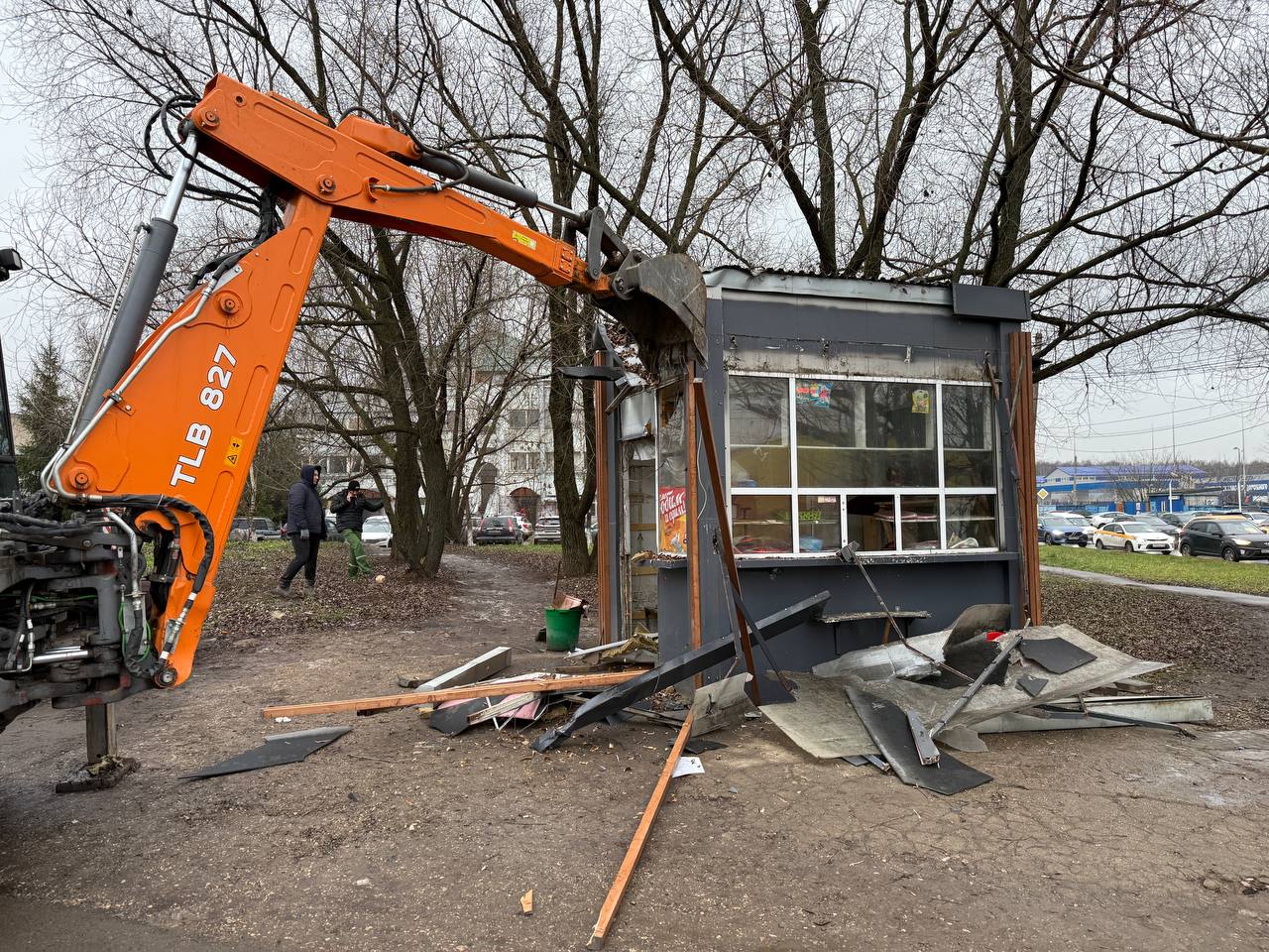 В Долгопрудном демонтируют нестационарные торговые точки В Долгопрудном демонтируют нестационарные торговые точки