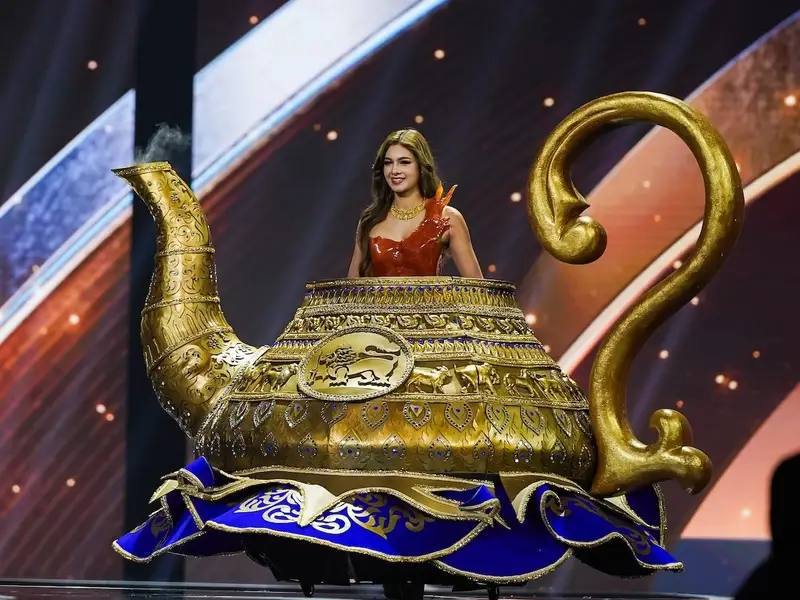 В финале конкурса «Мисс Вселенная2025» участницы представили национальные костюмы В финале конкурса «Мисс Вселенная2025» участницы представили национальные костюмы