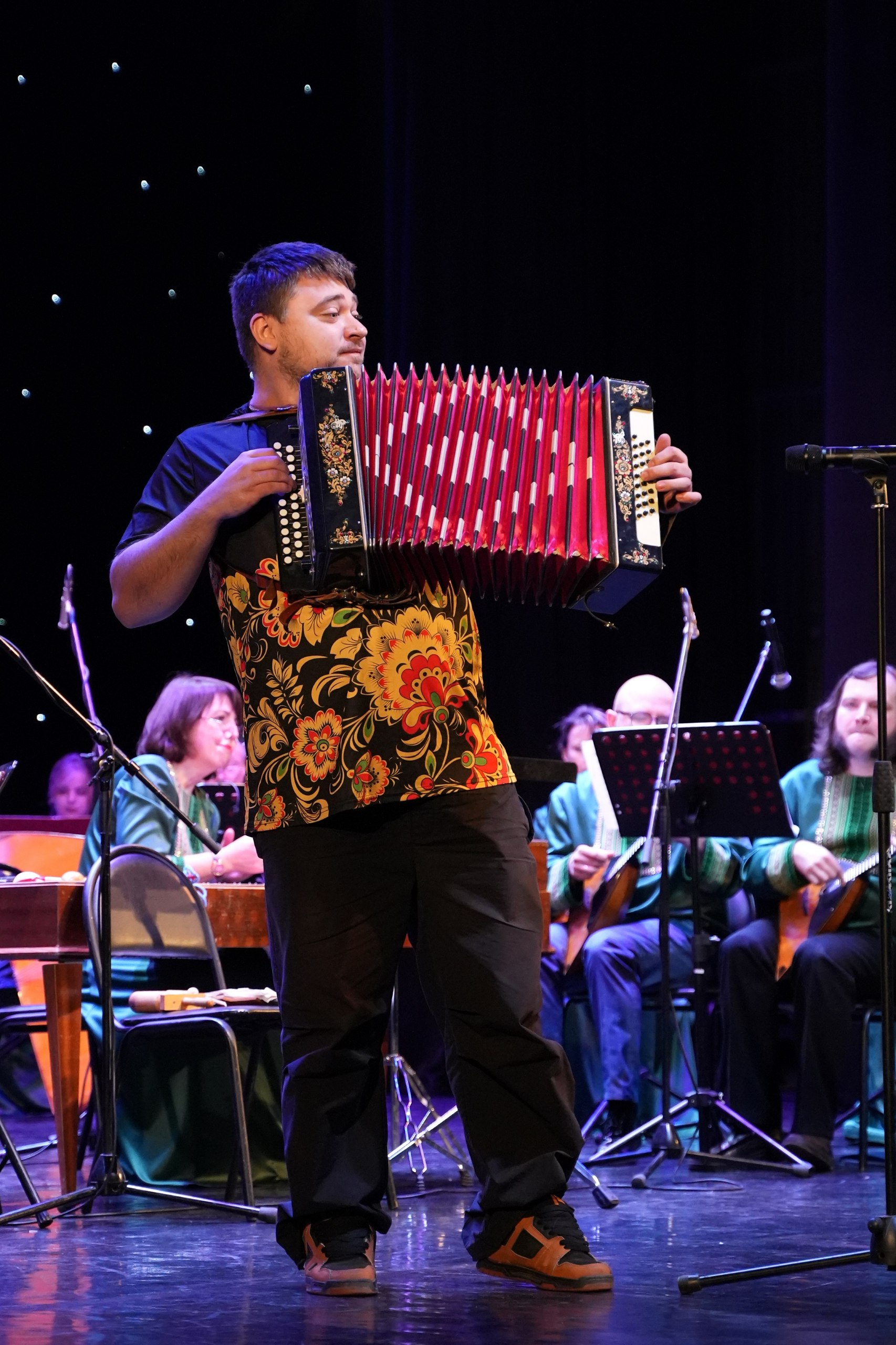 Во Дворце культуры "Дружба" г. Чехов оркестр русских народных инструментов "Сказ" увлек детей волшебством фольклора Во Дворце культуры "Дружба" г. Чехов оркестр русских народных инструментов "Сказ" увлек детей волшебством фольклора