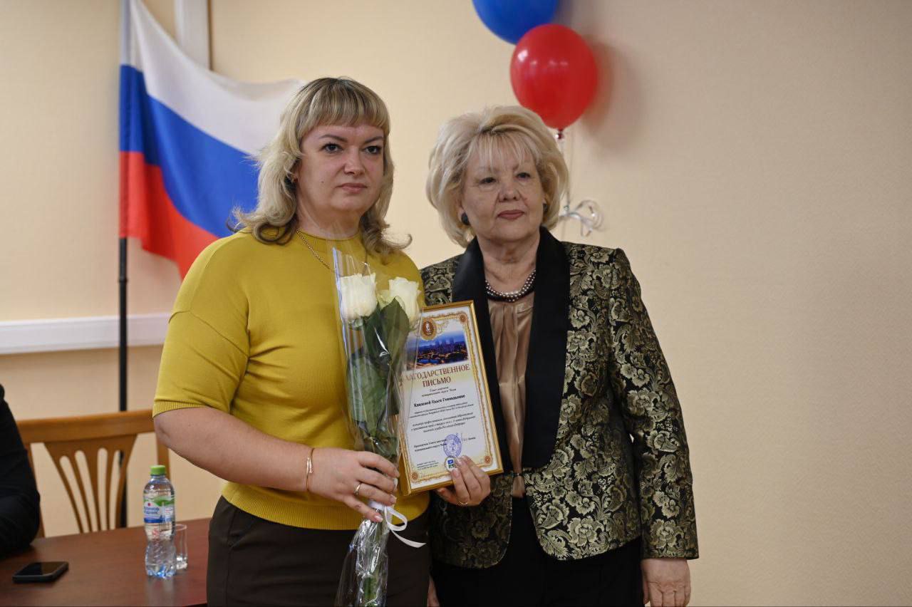 Глава Городского округа Серпухов Алексей Шимко совместно с депутатом Государственной Думы Александром Коганом, председателем окружного Совета депутатов Михаилом Шульгой и коллегами из Чехова поздравил сотрудников Федеральной... Глава Городского округа Серпухов Алексей Шимко совместно с депутатом Государственной Думы Александром Коганом, председателем окружного Совета депутатов Михаилом Шульгой и коллегами из Чехова поздравил сотрудников Федеральной...