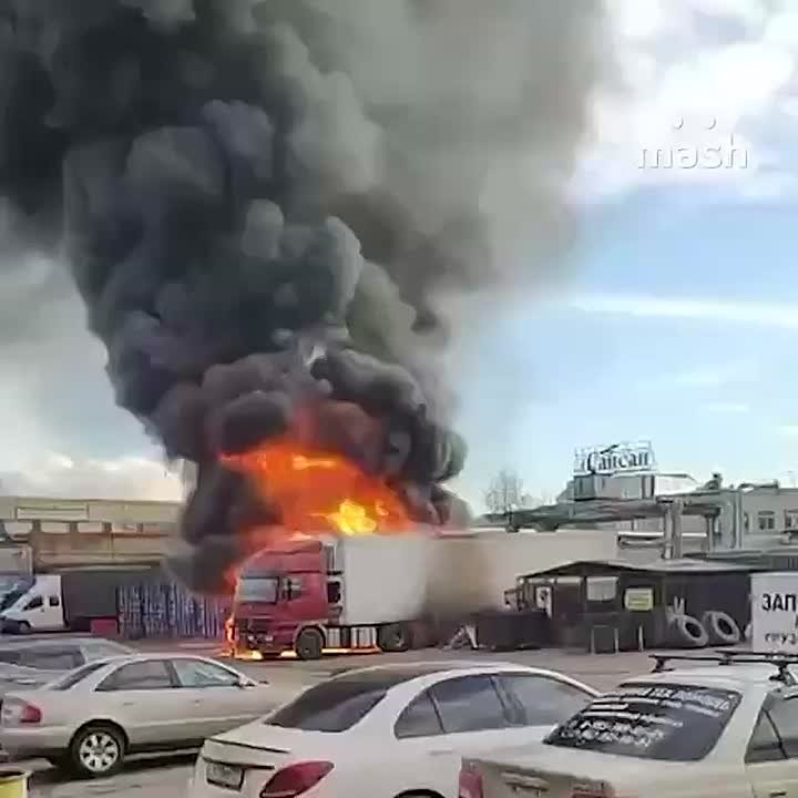 Подмосковье, в грузовике бахнул газовый баллон