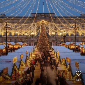 Ожидание и реальность. Туристы приехали к Букингемскому дворцу, чтобы посетить «первую в истории» рождественскую ярмарку, которую активно рекламировали в соцсетях, и… не обнаружили ничего