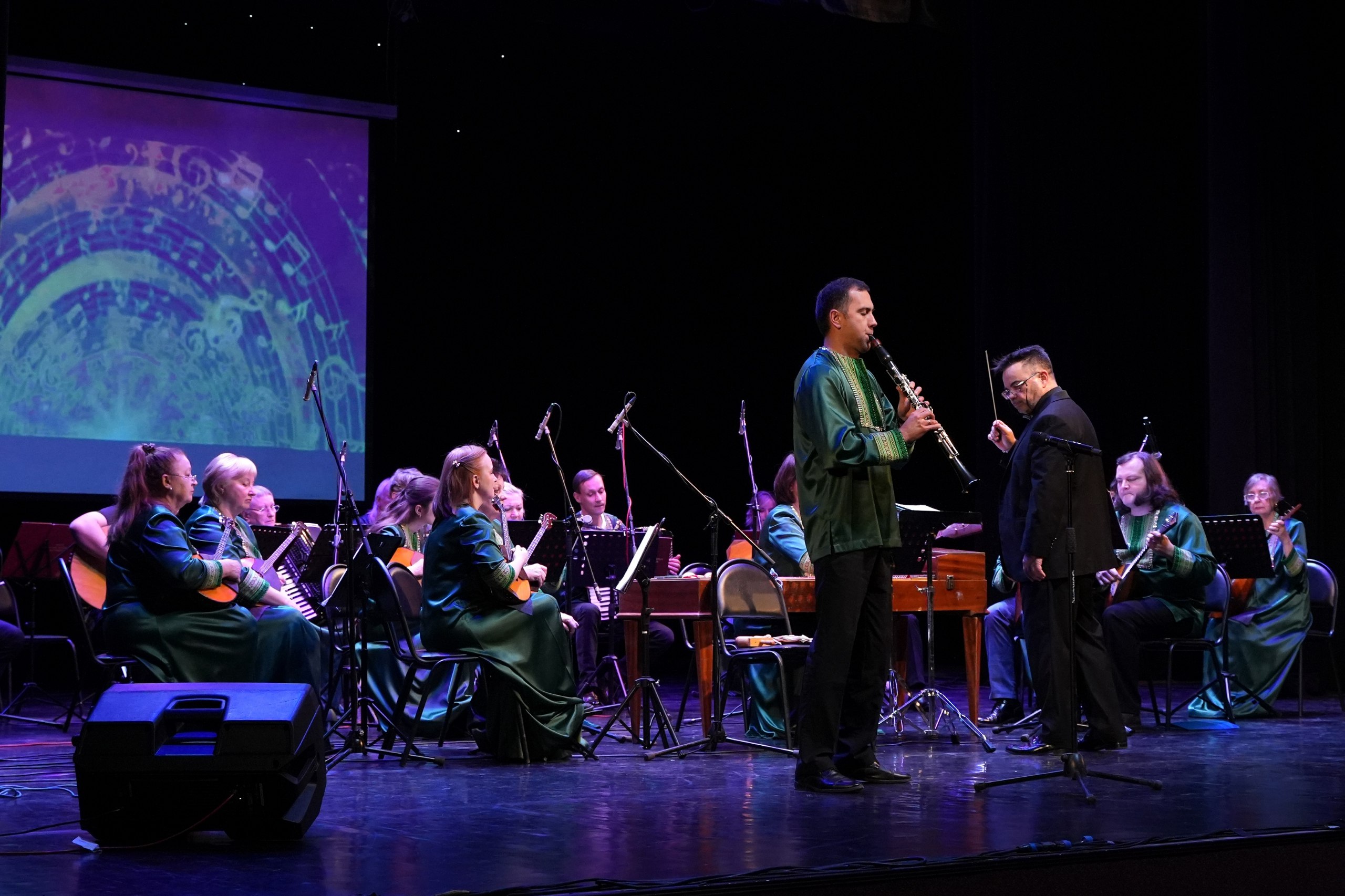 Во Дворце культуры "Дружба" г. Чехов оркестр русских народных инструментов "Сказ" увлек детей волшебством фольклора Во Дворце культуры "Дружба" г. Чехов оркестр русских народных инструментов "Сказ" увлек детей волшебством фольклора