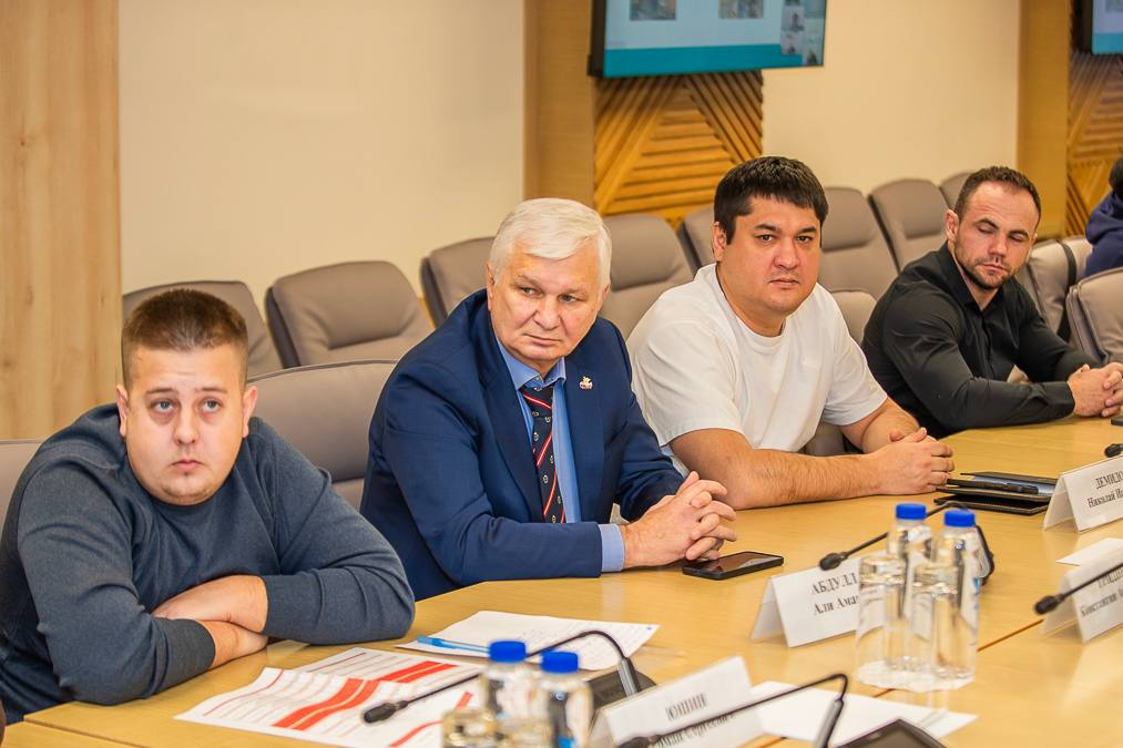 Андрей Иванов: Провели рабочее совещание по реализации программы капитального ремонта Андрей Иванов: Провели рабочее совещание по реализации программы капитального ремонта